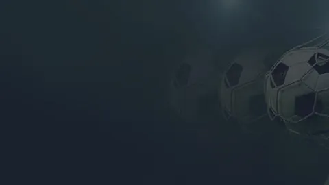 “曼城客场补时惜平，英超战局均势”